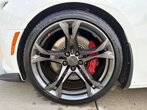 Used 2018 Chevrolet Camaro SS image 12