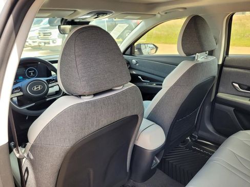 New 2026 Hyundai Elantra Limited FWD image 26