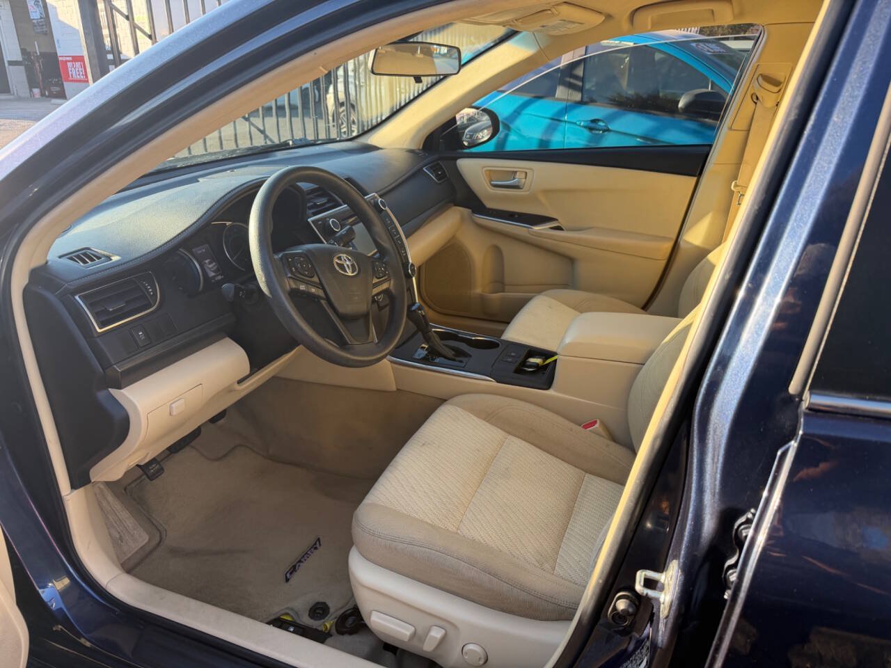Used 2015 Toyota Camry LE FWD image 7