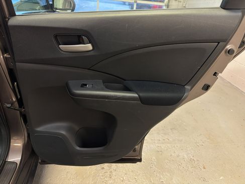 Used 2015 Honda CR-V LX image 26