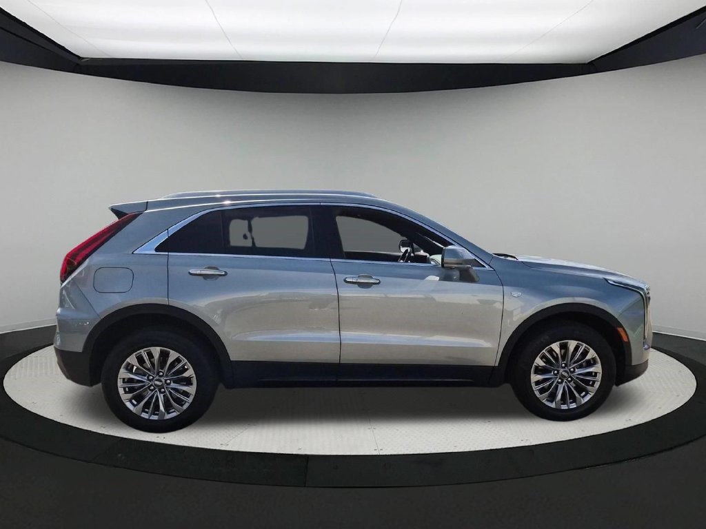 Certified 2025 Cadillac XT4 Premium Luxury FWD image 5