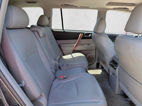 Used 2010 Toyota Highlander Limited FWD image 13