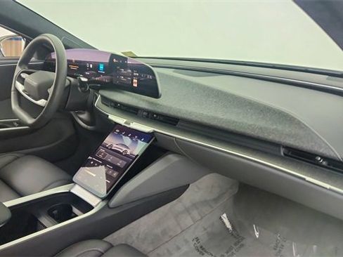 Used 2024 Lucid Air Touring image 21