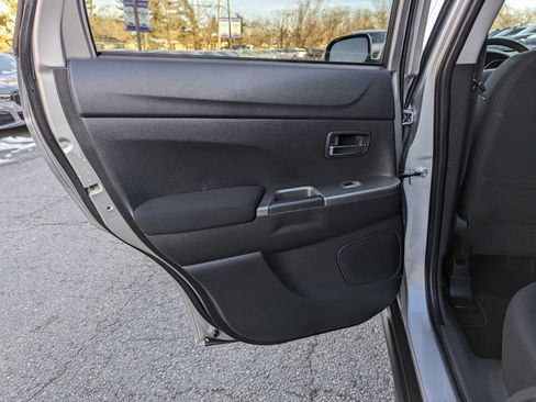 Used 2018 Mitsubishi Outlander Sport ES image 35