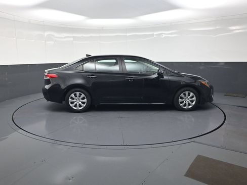 Used 2023 Toyota Corolla LE FWD image 2