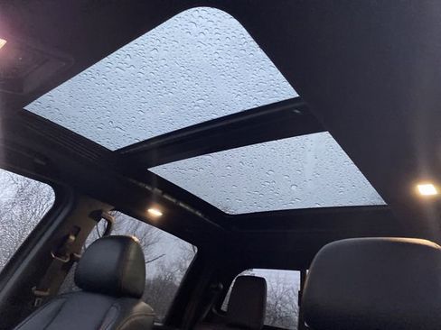 Used 2023 Nissan Titan PRO-4X w/ Pro-4x Convenience Package image 6