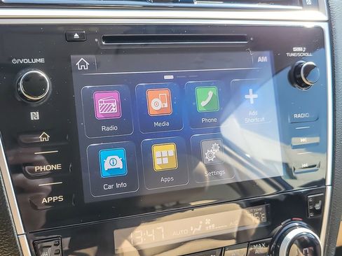 Used 2018 Subaru Outback 2.5i Premium image 12