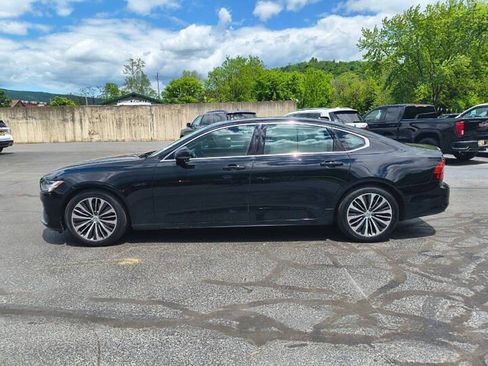 Used 2022 Volvo S90 B6 Momentum AWD/4WD image 5