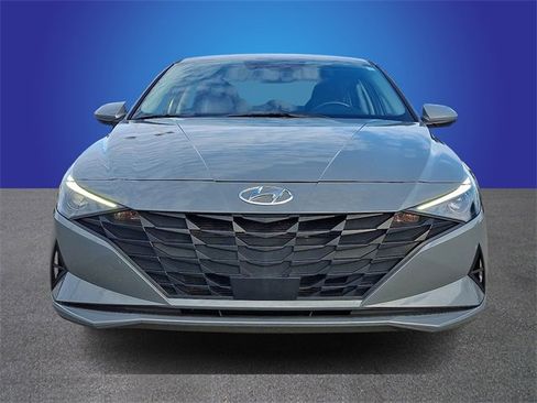 Used 2021 Hyundai Elantra SEL w/ Convenience Package image 2