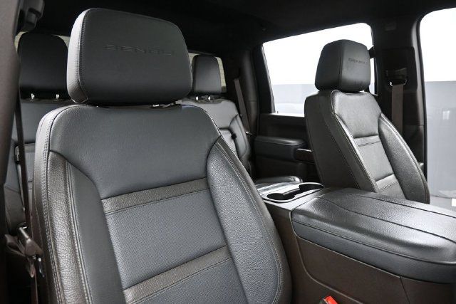 Used 2023 GMC Sierra 3500 Denali w/ Denali Ultimate Package AWD/4WD image 33