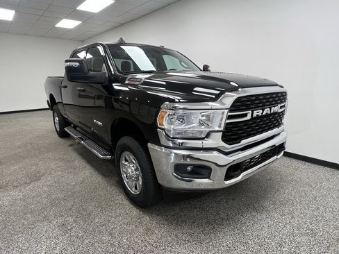 Used 2024 RAM 2500 Big Horn w/ Bed Utility Group image 17