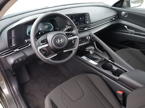 New 2026 Hyundai Elantra Hybrid FWD image 10