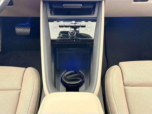 Certified 2025 Porsche Macan Electric RWD image 12