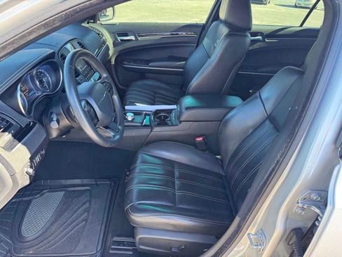 Used 2020 Chrysler 300 S w/ 300S Premium Group image 9