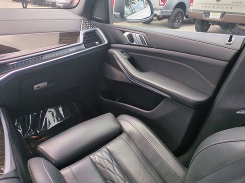 Used 2025 BMW X5 xDrive50e AWD/4WD image 19