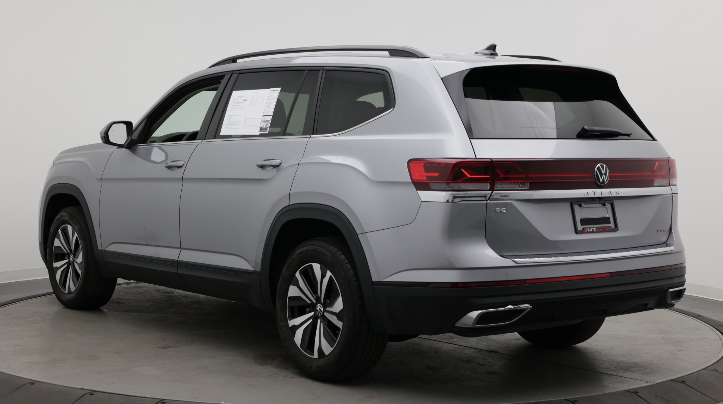 Used 2026 Volkswagen Atlas SE FWD image 5