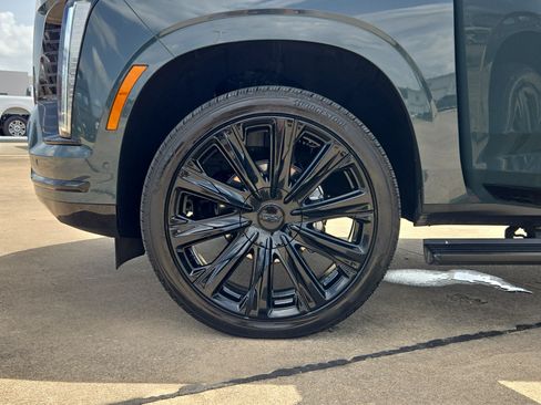 Used 2026 Cadillac Escalade Luxury w/ Touring Package AWD/4WD image 13