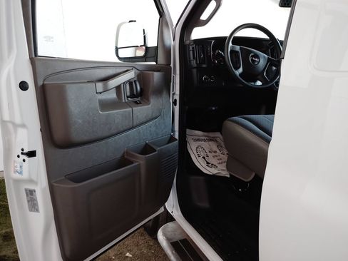 Used 2025 GMC Savana 2500 w/ Driver Convenience Package RWD image 18