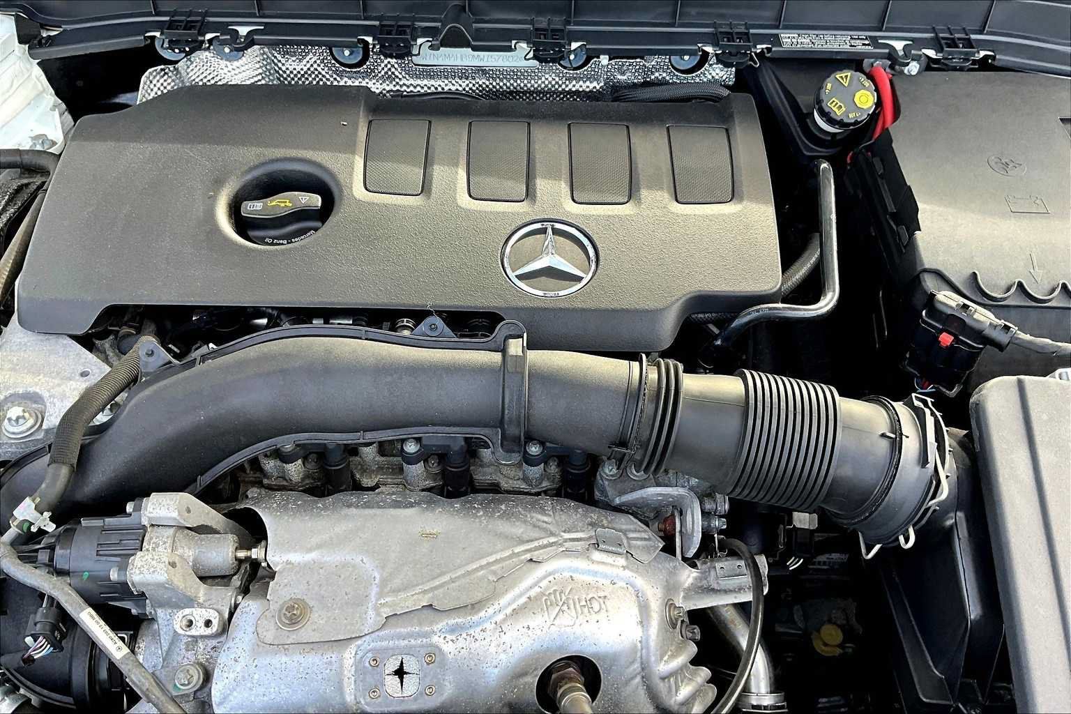 Used 2021 Mercedes-Benz GLB 250 4MATIC image 33