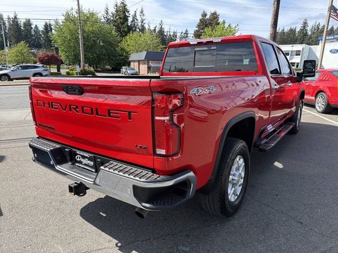 Used 2024 Chevrolet Silverado 2500 LTZ w/ LTZ Convenience Package AWD/4WD image 12