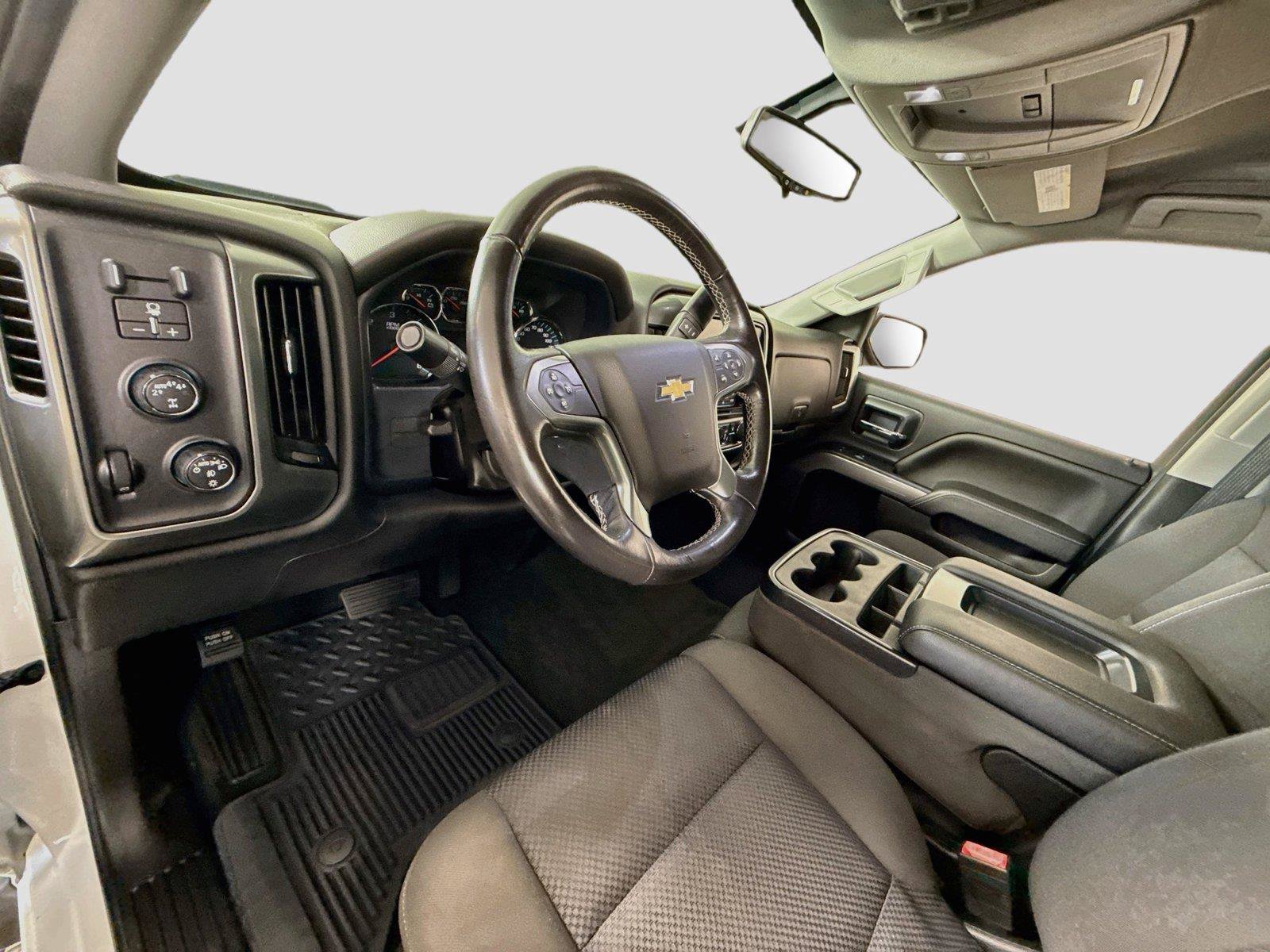 Used 2018 Chevrolet Silverado 1500 LT w/ All Star Edition AWD/4WD image 12