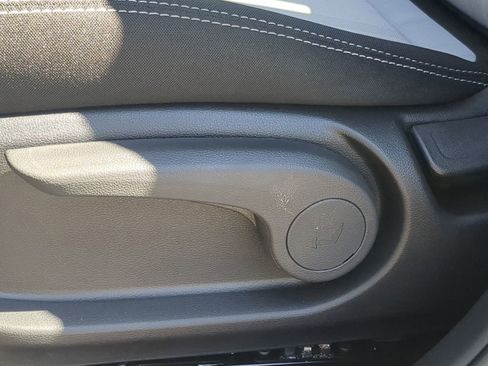 New 2025 Hyundai Venue SEL FWD image 16