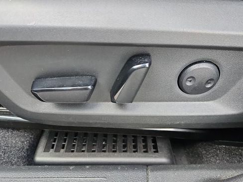 Used 2023 Nissan Rogue SL image 15