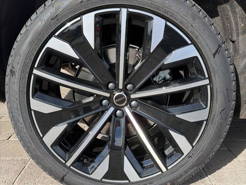 New 2026 Volvo XC90 T8 Plus w/ Protection Package Premier image 6