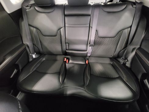 Used 2019 Jeep Compass Latitude w/ Cold Weather Group FWD image 24