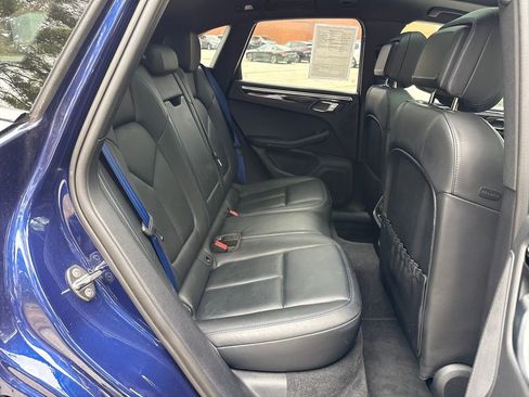 Used 2023 Porsche Macan AWD/4WD image 27