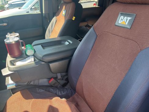 Used 2024 Chevrolet Silverado 2500 W/T w/ WT Convenience Package image 3