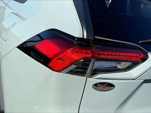 Used 2019 Toyota RAV4 XLE image 27