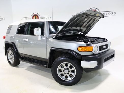 Used 2012 Toyota FJ Cruiser 4WD w/ Upgrade Pkg image 29