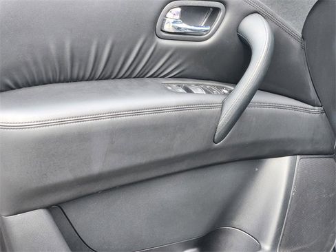 Used 2023 Nissan Armada S image 10