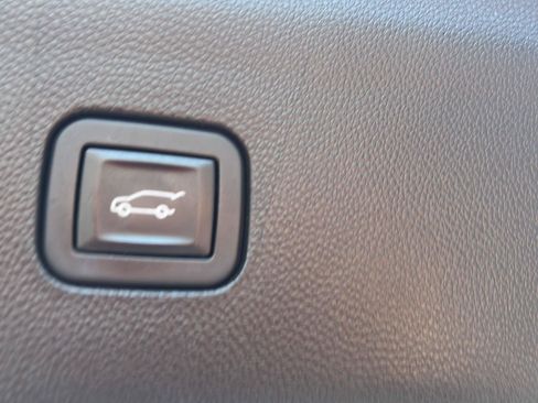 Used 2019 Buick Enclave Essence AWD/4WD image 27