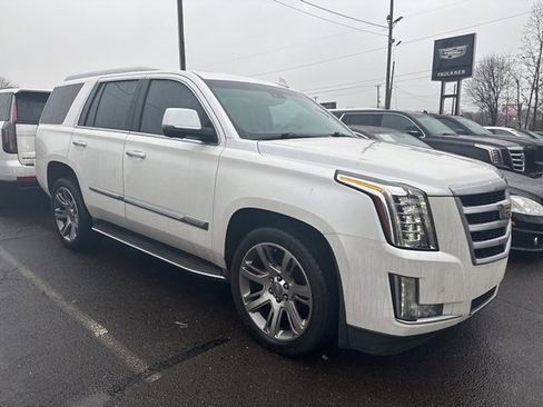 Used 2016 Cadillac Escalade Luxury image 1