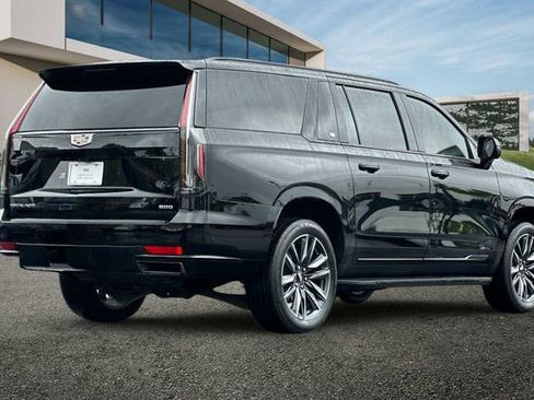 Certified 2024 Cadillac Escalade ESV Sport AWD/4WD image 4