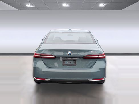 Certified 2026 BMW 530i image 10