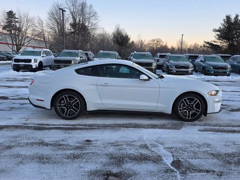 Used 2022 Ford Mustang Premium image 9