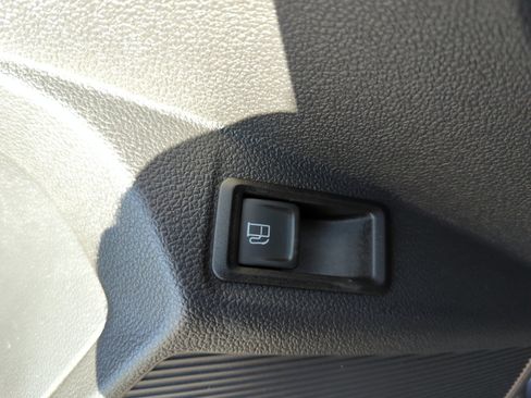 Certified 2022 Volkswagen Taos S image 32