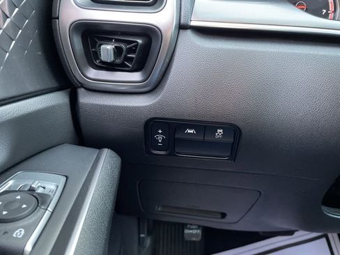 Used 2023 Kia Sorento LX image 24