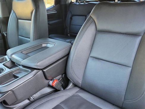 Used 2025 GMC Sierra 1500 SLT image 11