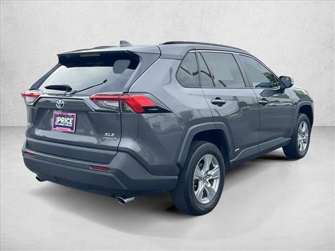 Certified 2022 Toyota RAV4 XLE w/ Convenience Package AWD/4WD image 5