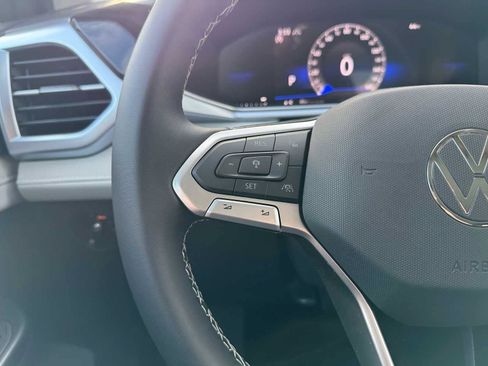 New 2026 Volkswagen Taos SE AWD/4WD image 11