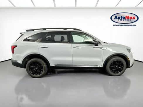 Used 2023 Kia Sorento S w/ Panoramic Sunroof Package AWD/4WD image 10