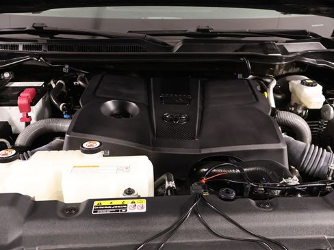 Used 2023 Toyota Tundra SR5 w/ SR5 Convenience Package AWD/4WD image 18