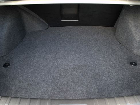 Used 2011 Buick Lucerne CX image 5