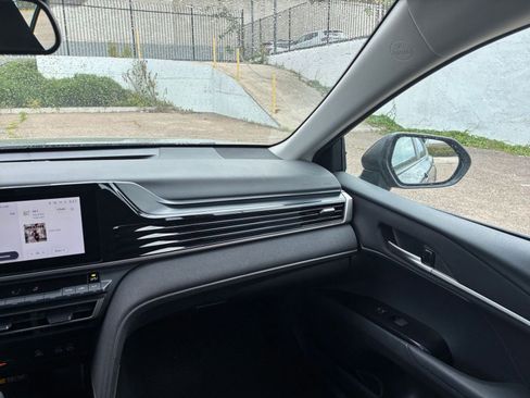 Used 2025 Toyota Camry LE image 34