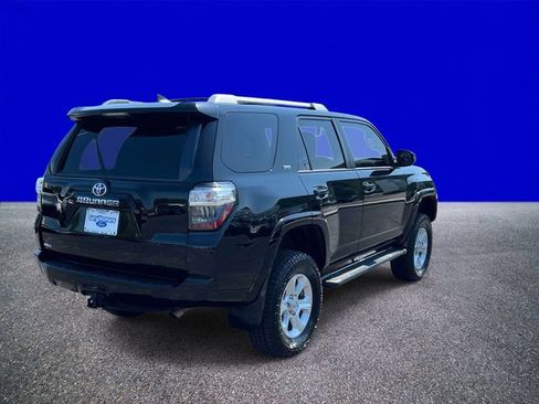 Used 2016 Toyota 4Runner SR5 AWD/4WD image 3