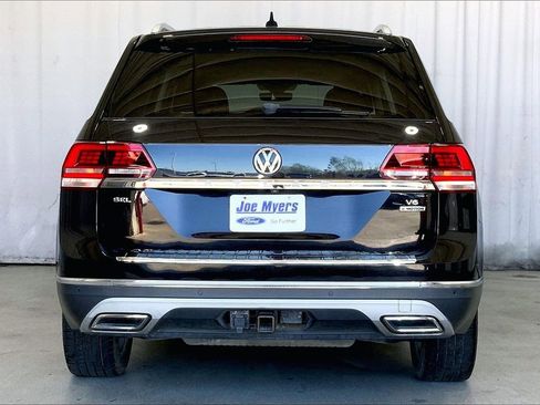 Used 2018 Volkswagen Atlas SEL Premium image 3